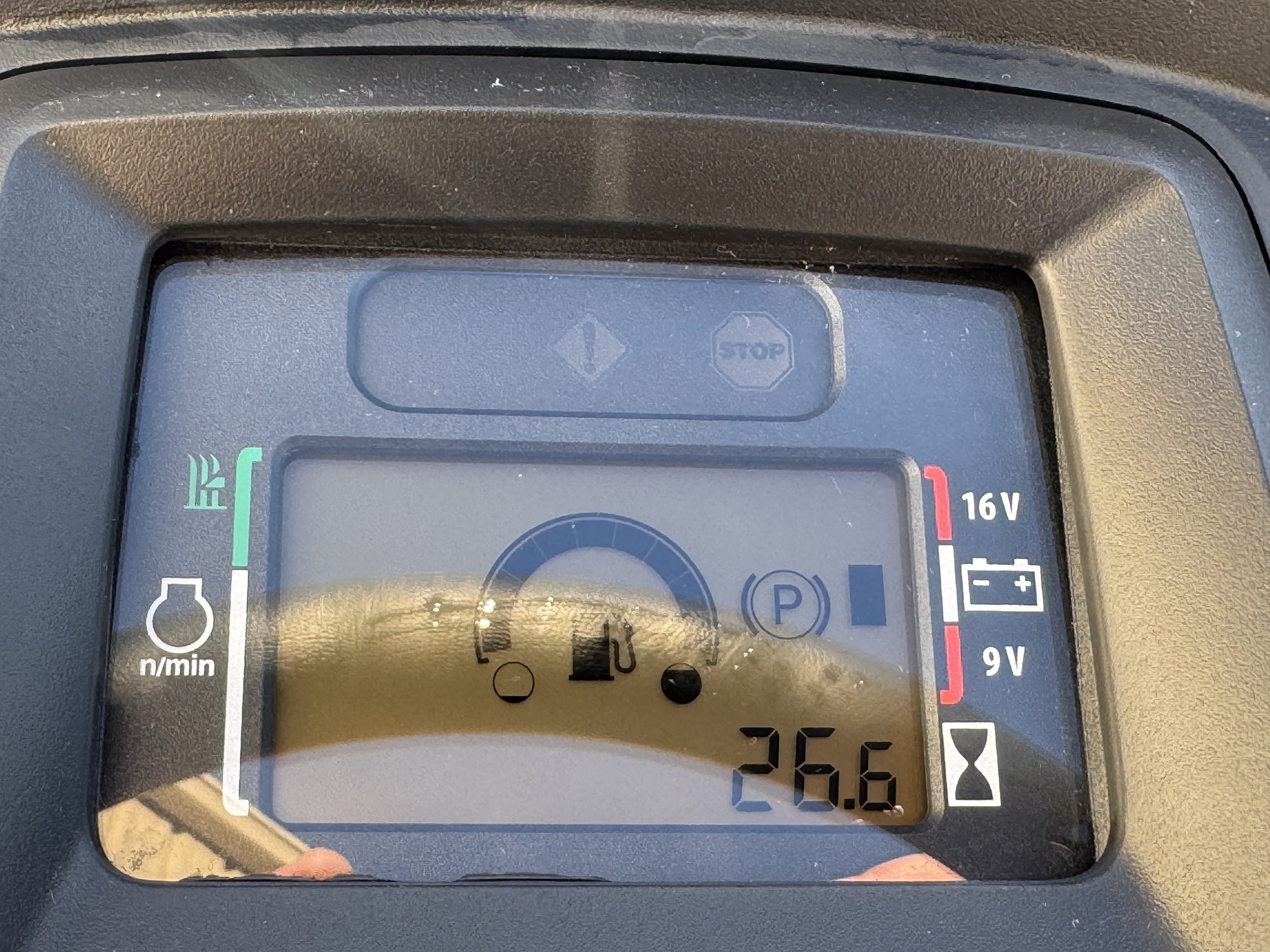 2024 John Deere X350 Image 8