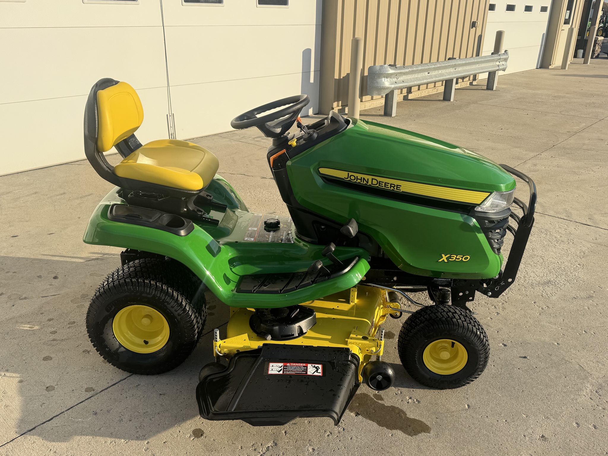2024 John Deere X350 Image 7