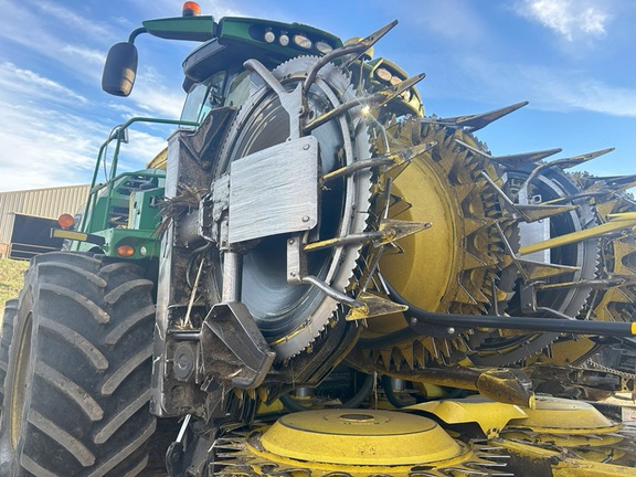 Photo of 2022 John Deere 772