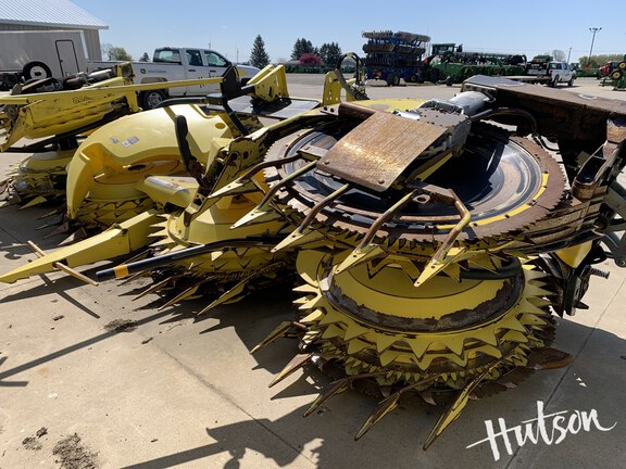 Photo of 2022 John Deere 772