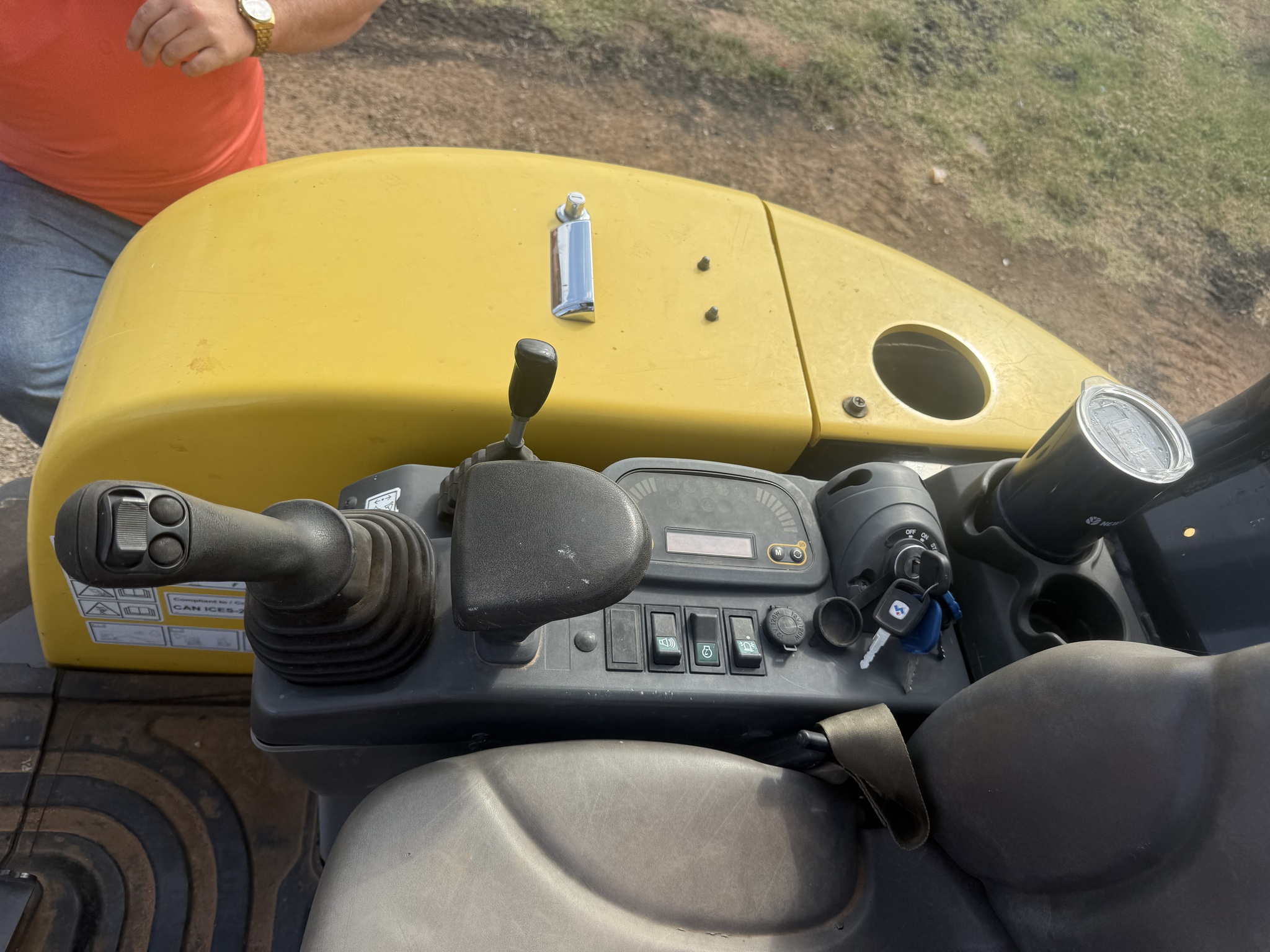 2022 New Holland E37C Image 16