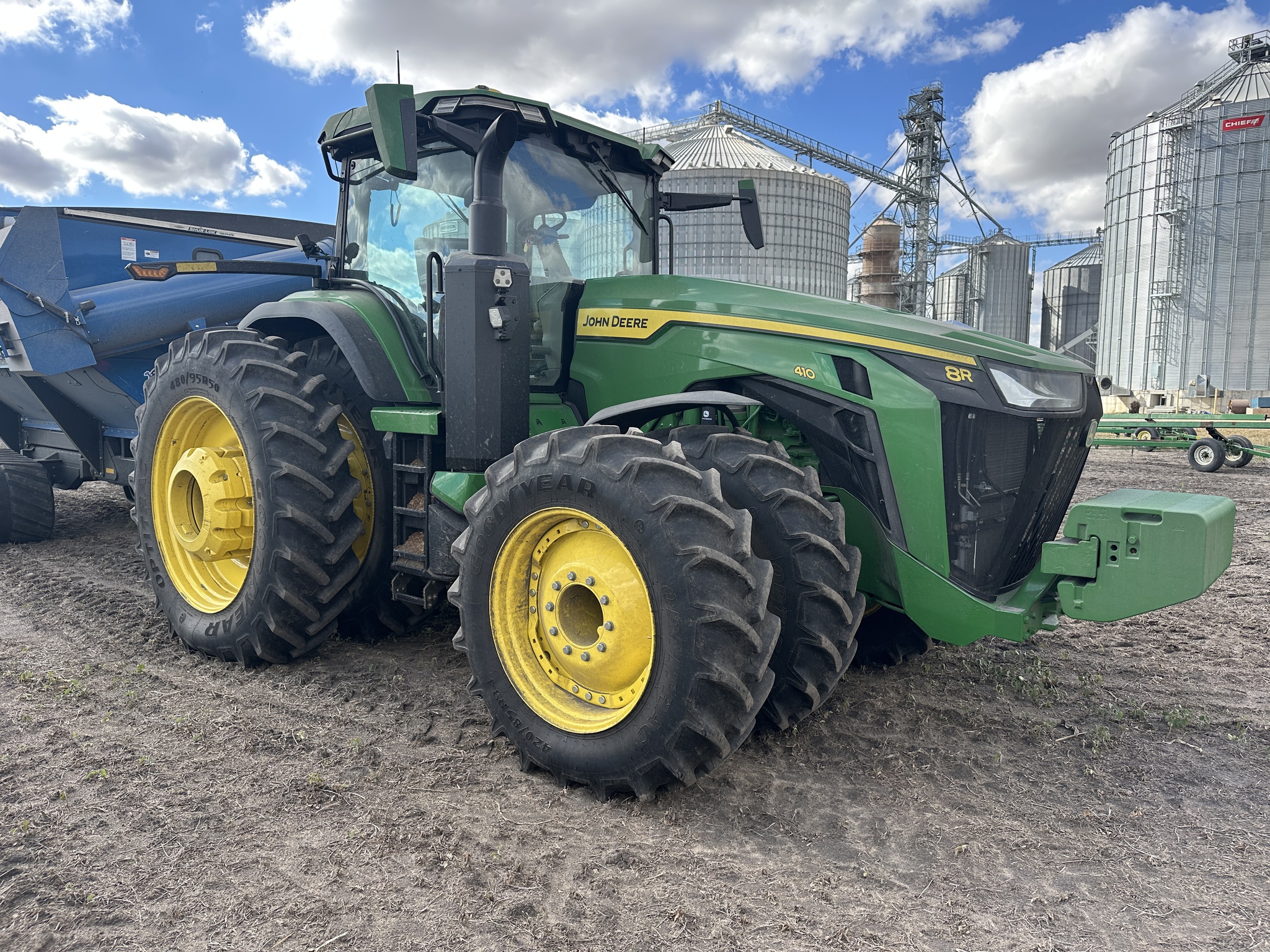 2025 John Deere 8R 410 Image 1