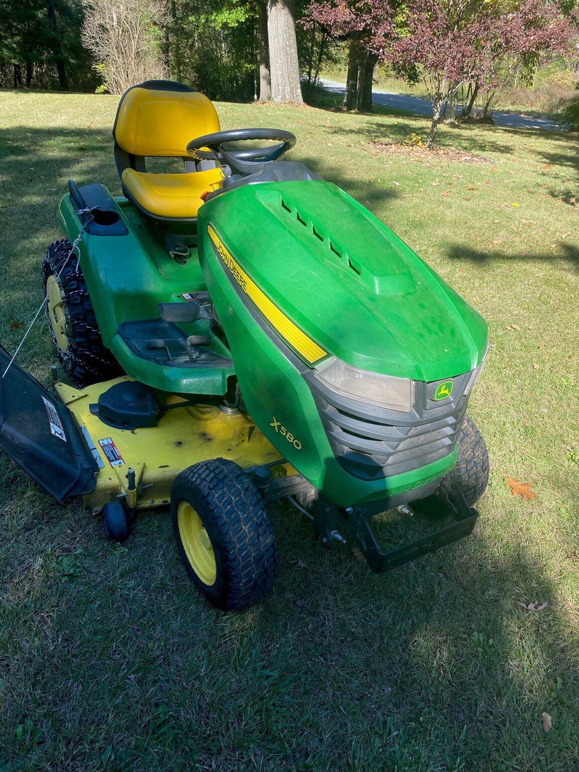 2016 John Deere X580 Image 2