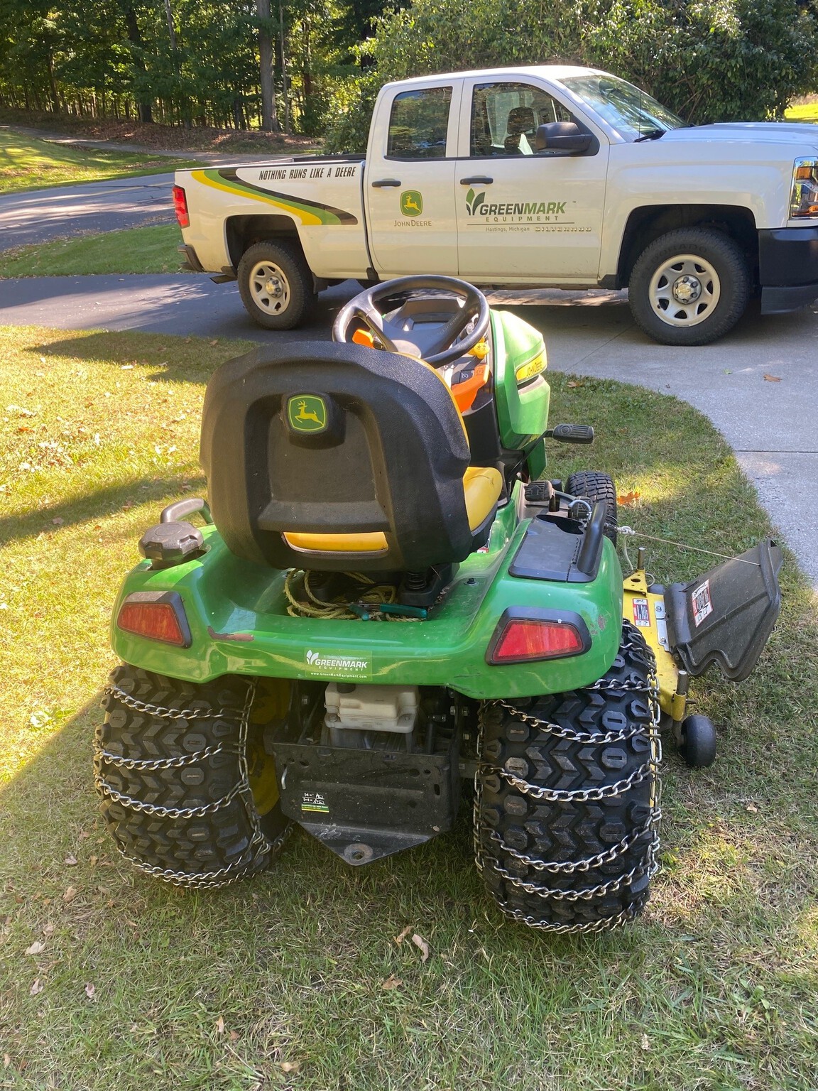2016 John Deere X580 Image 3