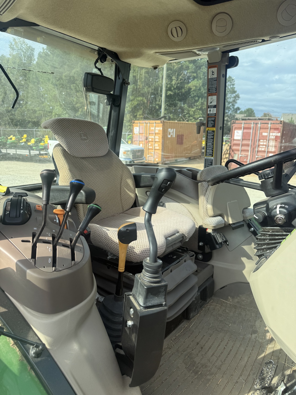2022 John Deere 5100M Image 7