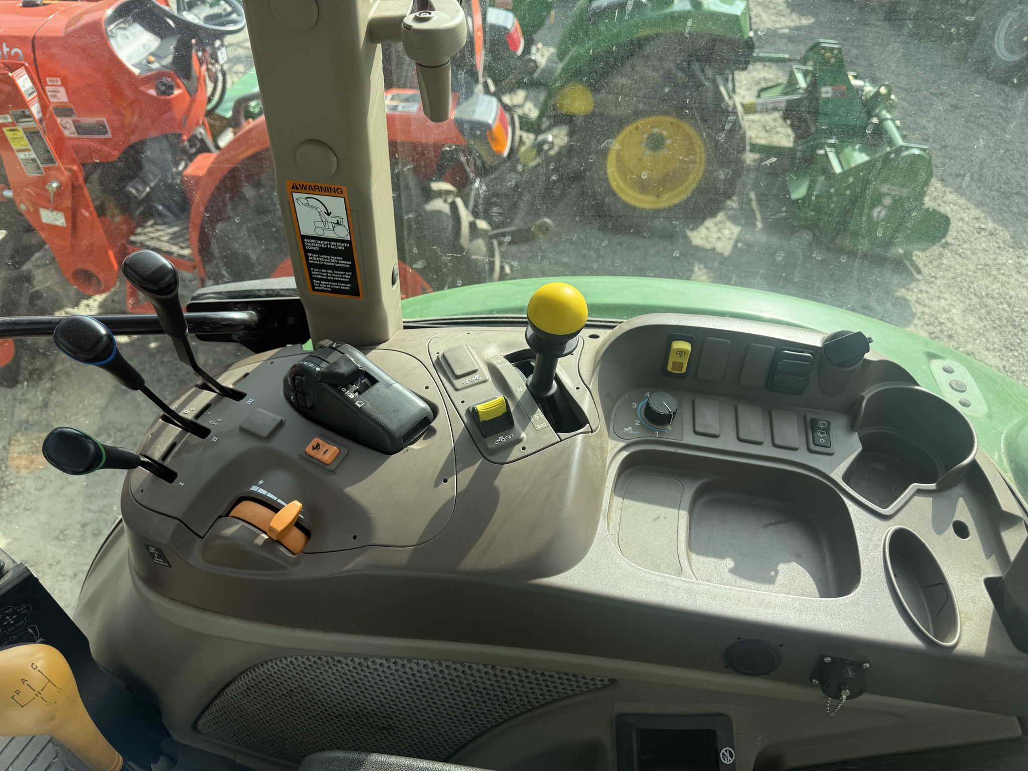 2022 John Deere 5100M Image 13