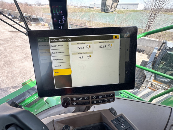 2024 John-Deere S780