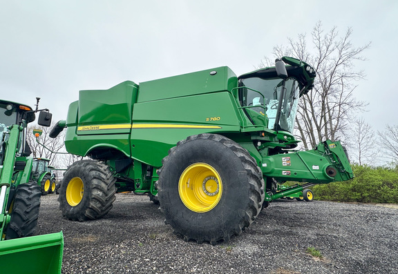 2024 John-Deere S780