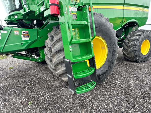 2024 John-Deere S780