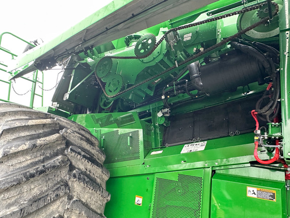 2024 John-Deere S780