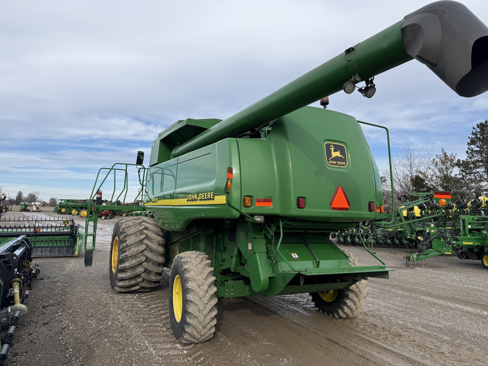 2001 John Deere 9650 STS Image 3