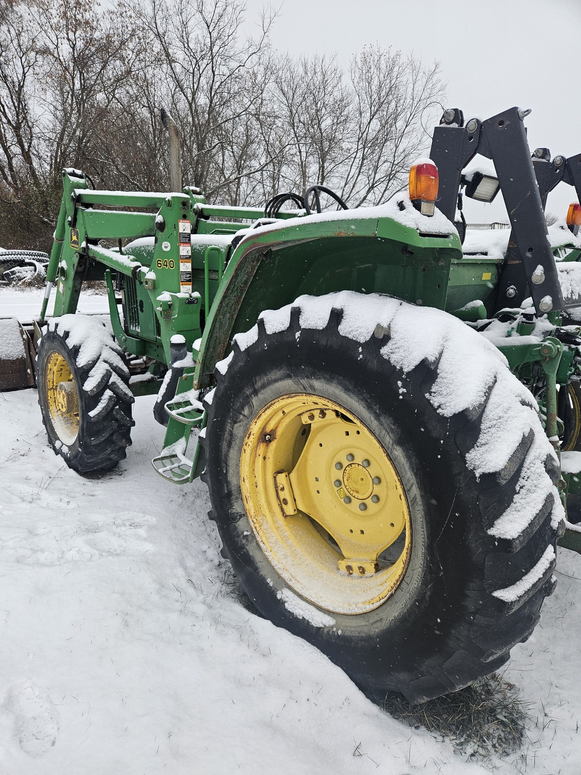 1999 John Deere 6110 Image 4