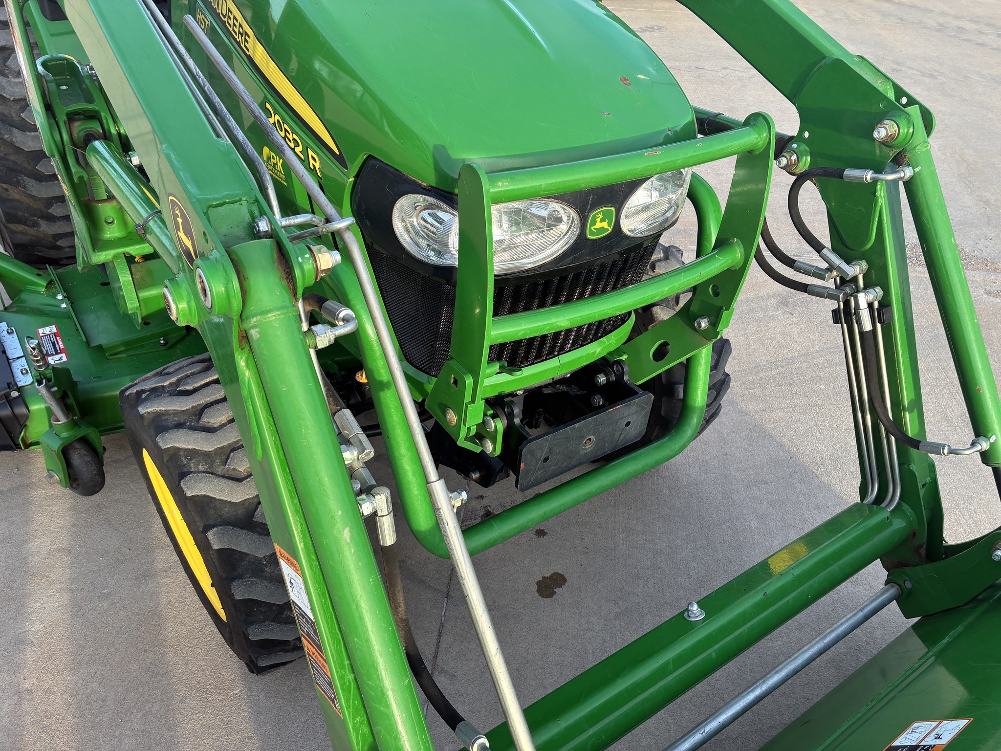 2015 John Deere 2032R Image 10