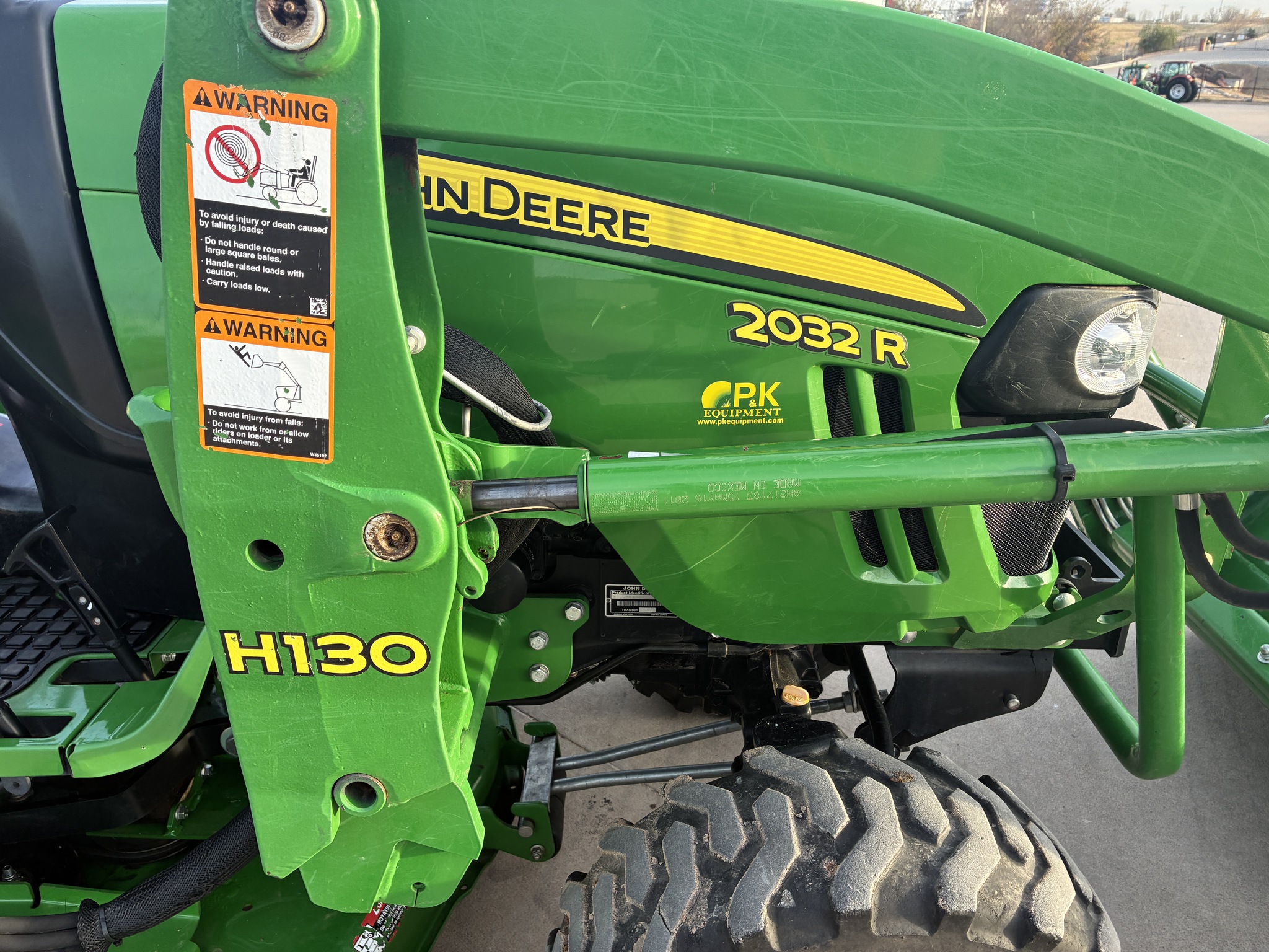 2015 John Deere 2032R Image 13