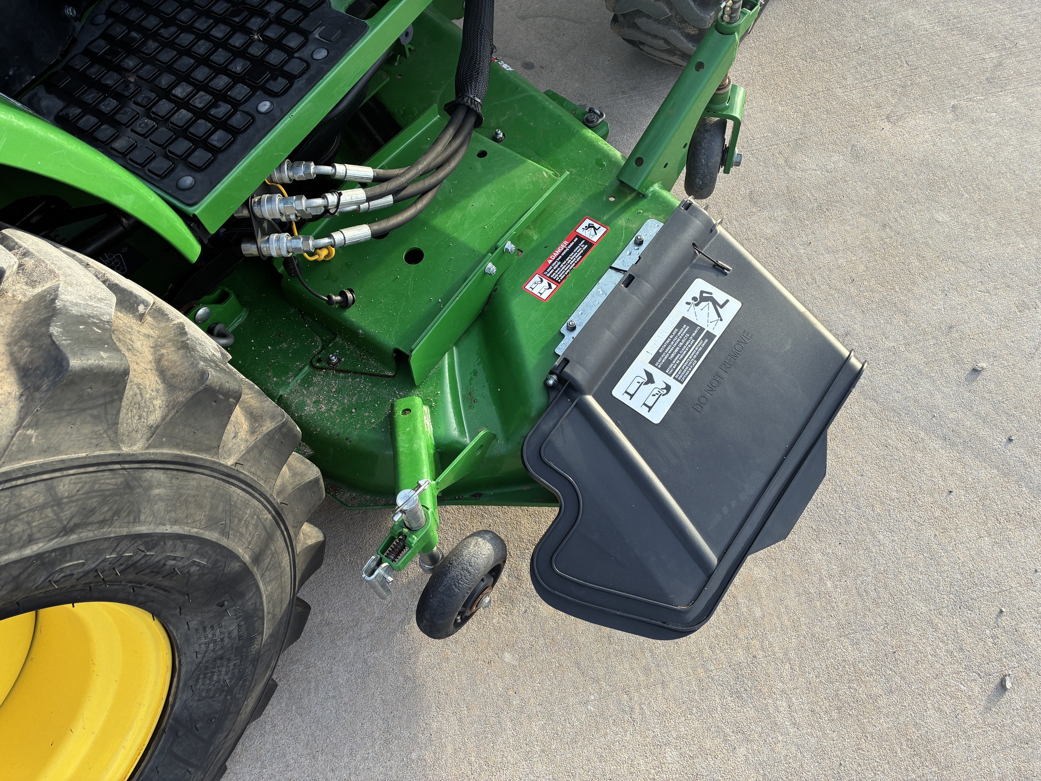2015 John Deere 2032R Image 22