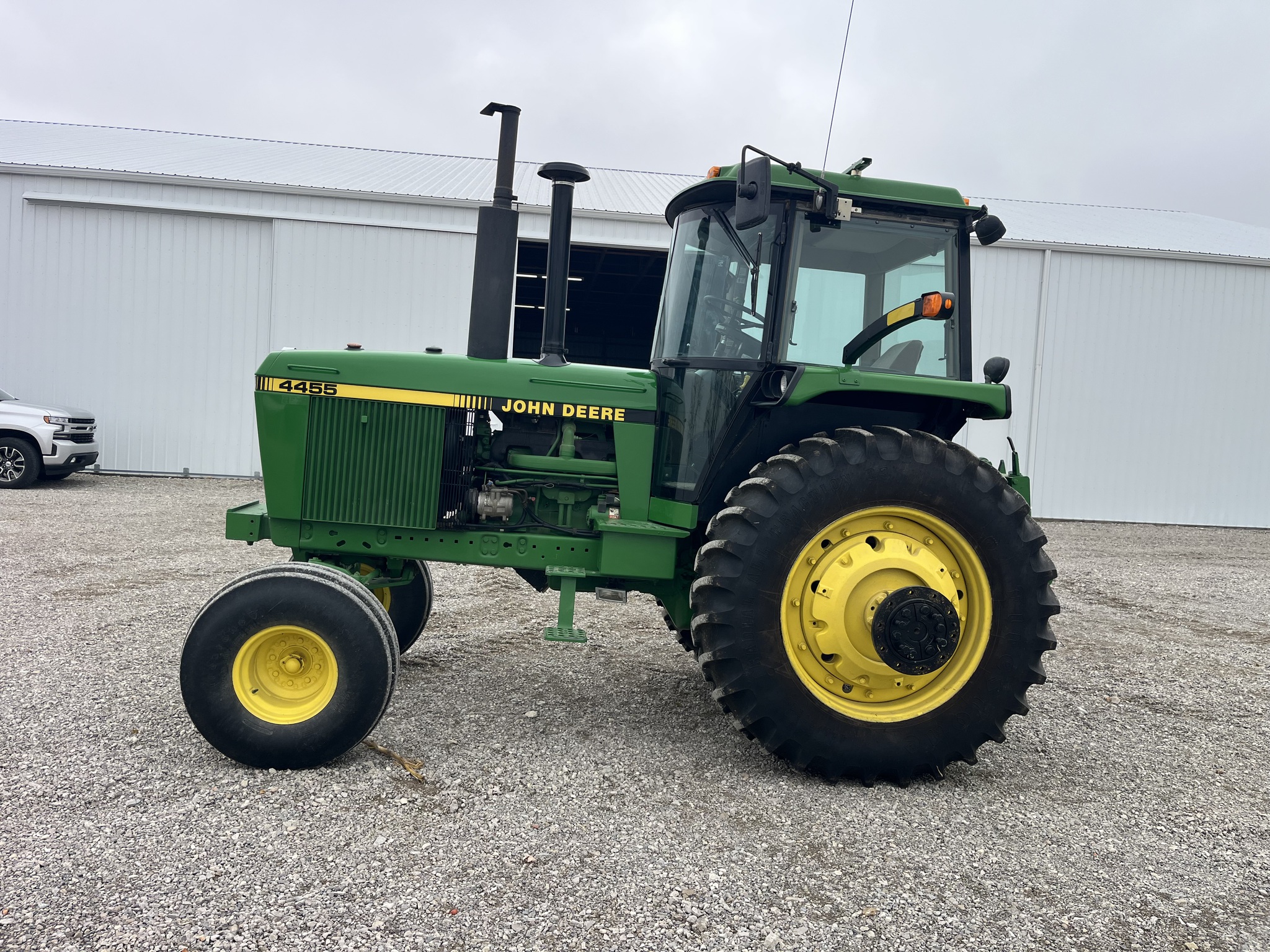 1990 John Deere 4455 Image 33