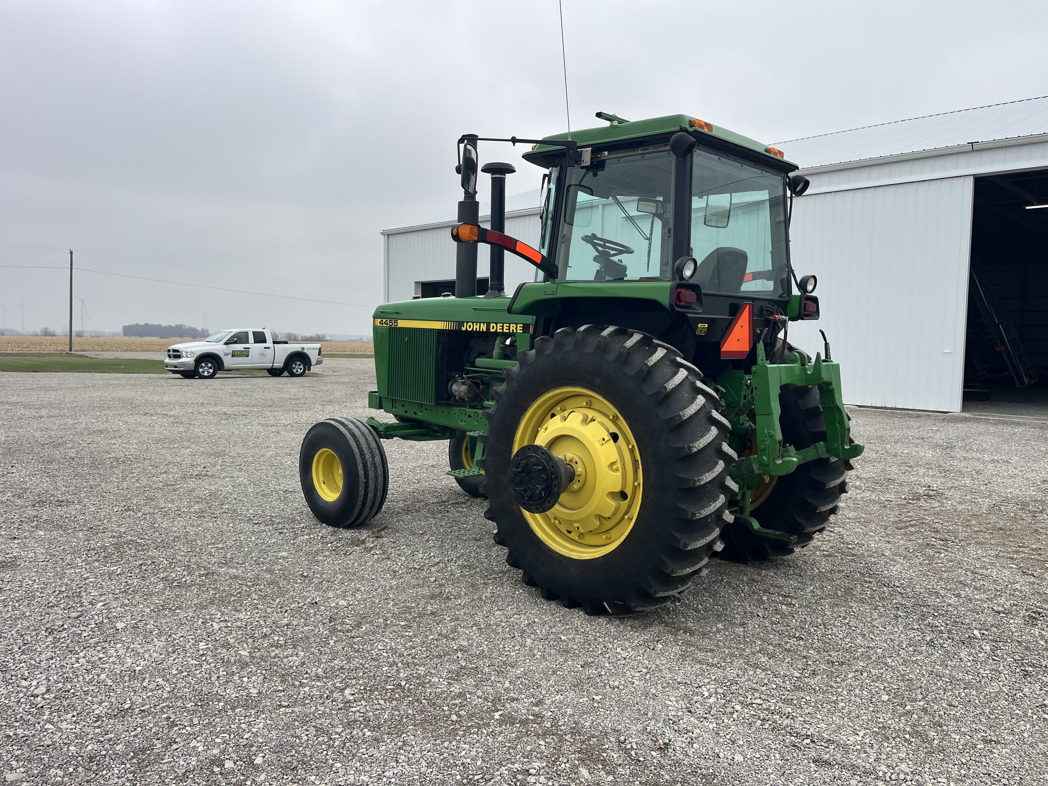 1990 John Deere 4455 Image 32