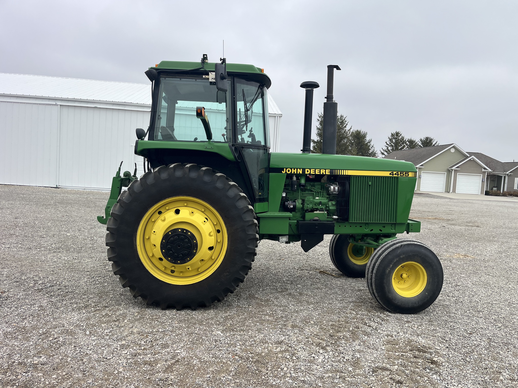 1990 John Deere 4455 Image 26