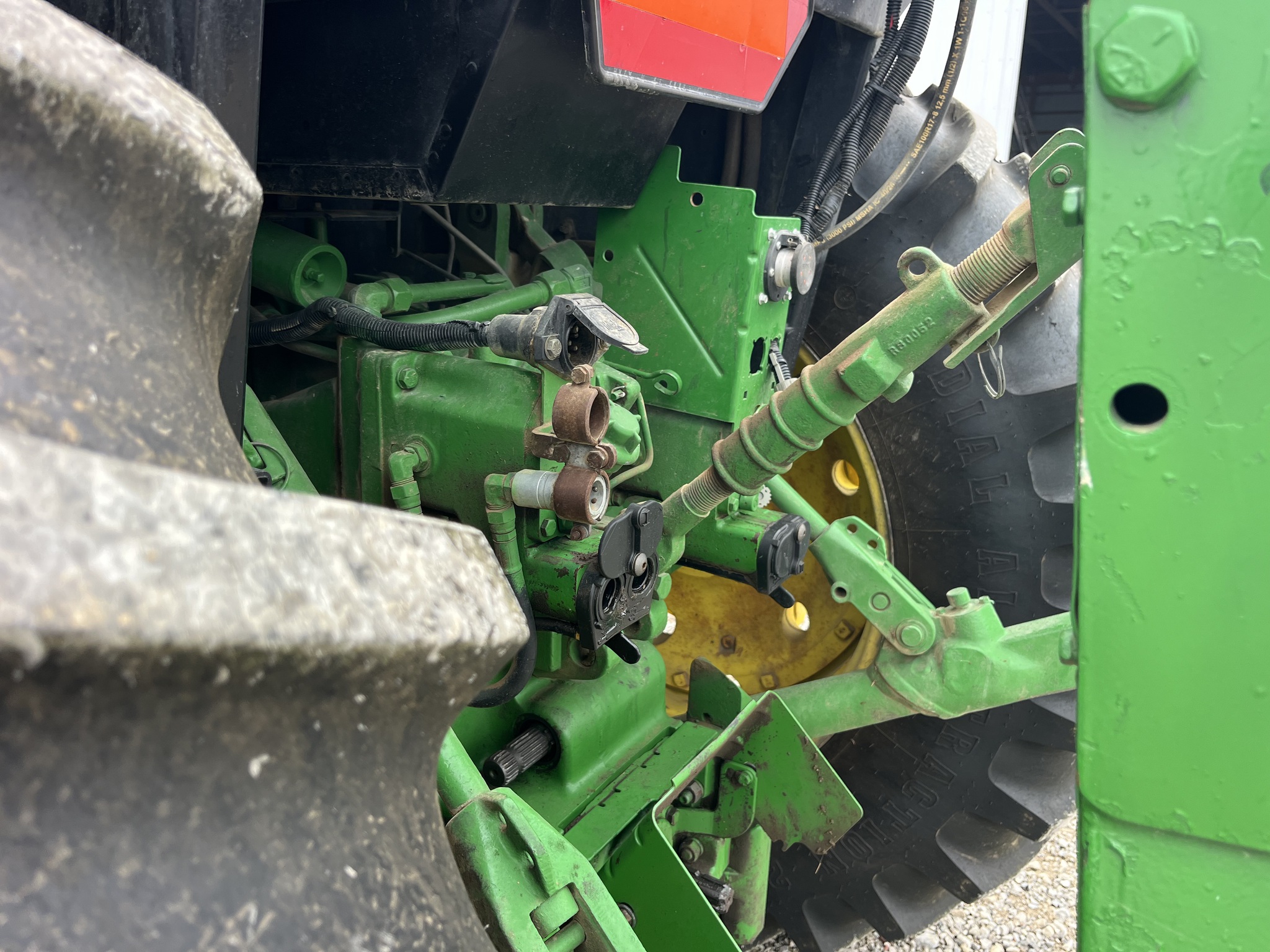 1990 John Deere 4455 Image 25