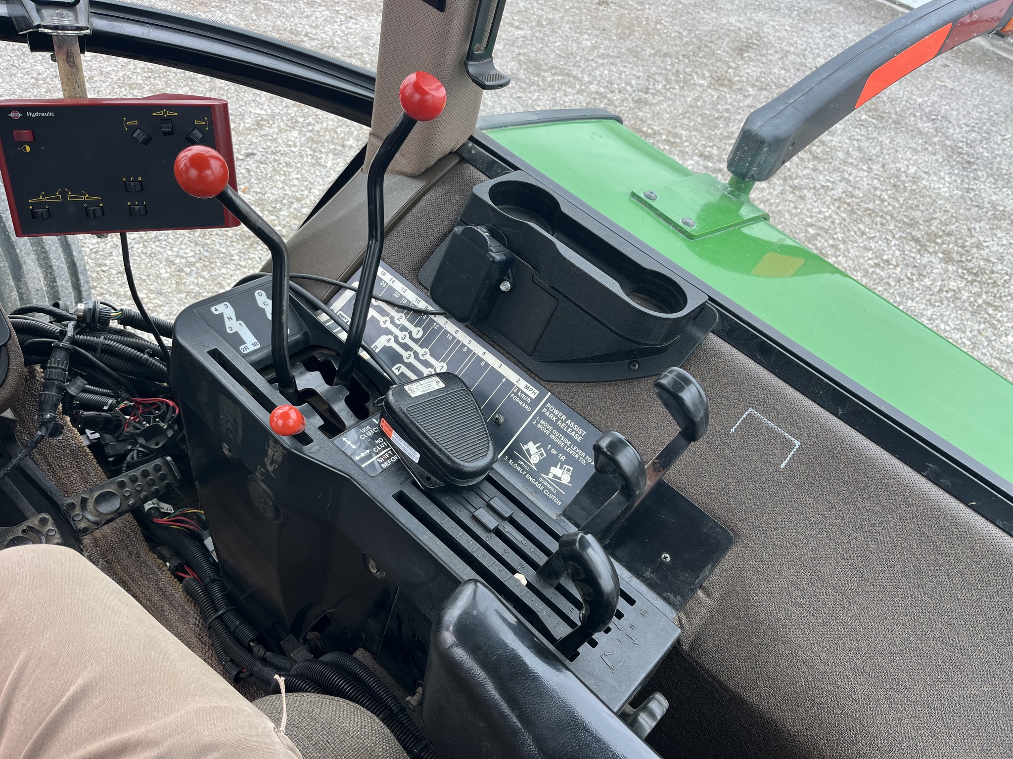 1990 John Deere 4455 Image 16