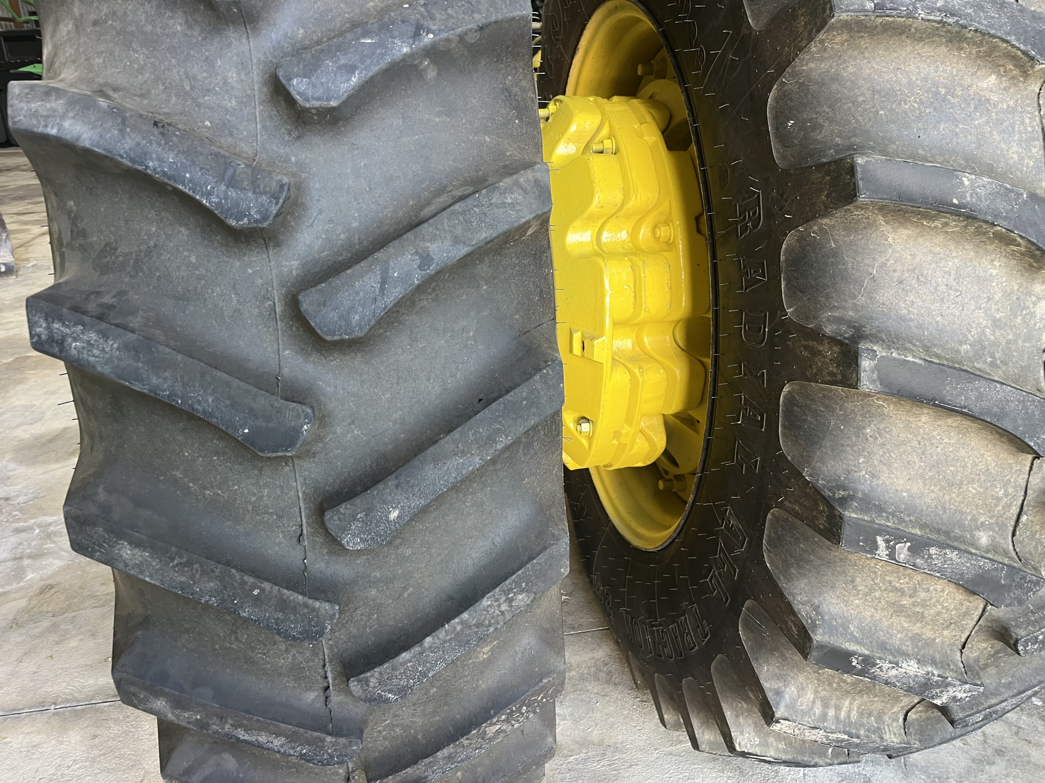 1990 John Deere 4455 Image 7