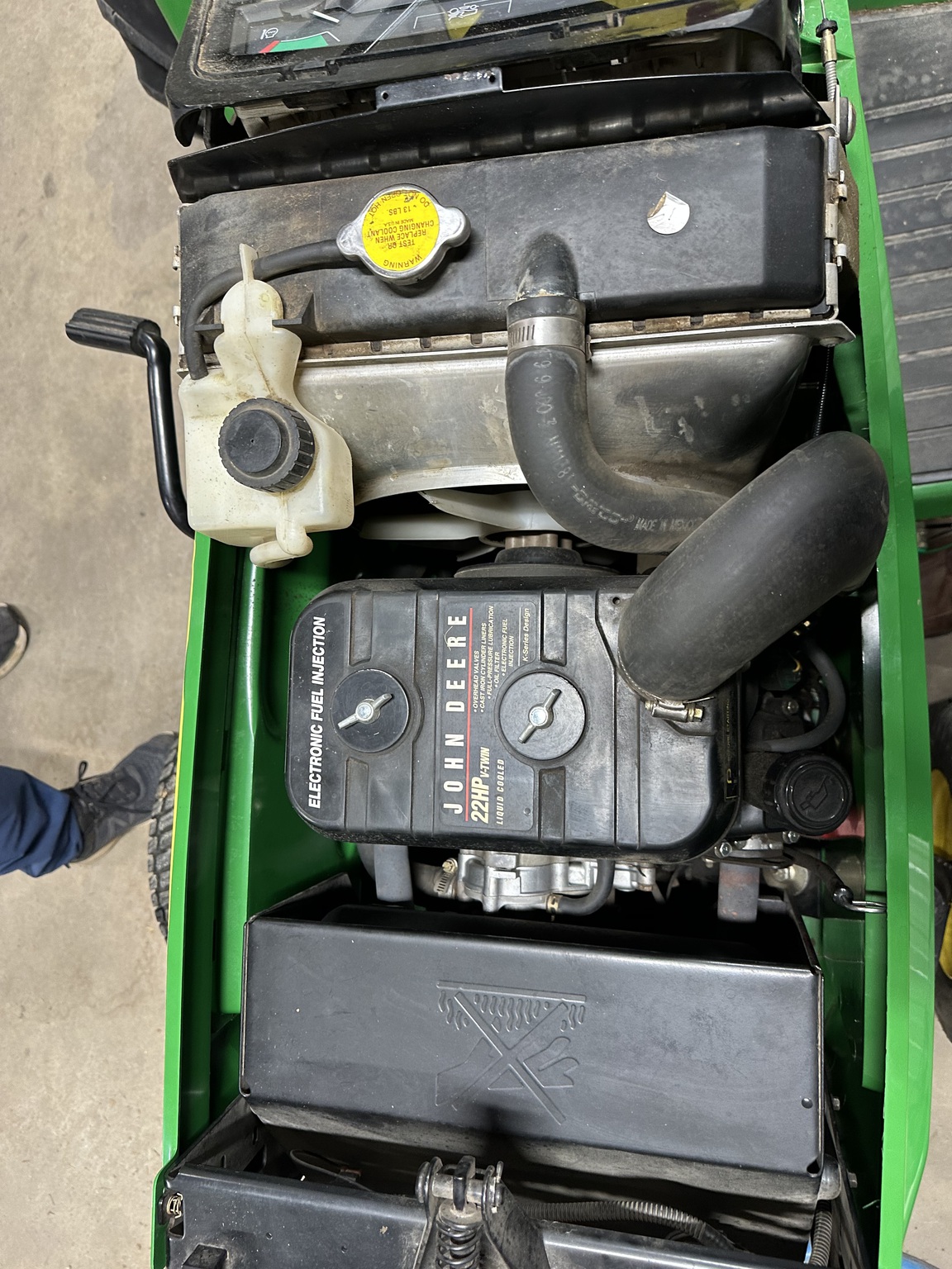 1999 John Deere 445 Image 4