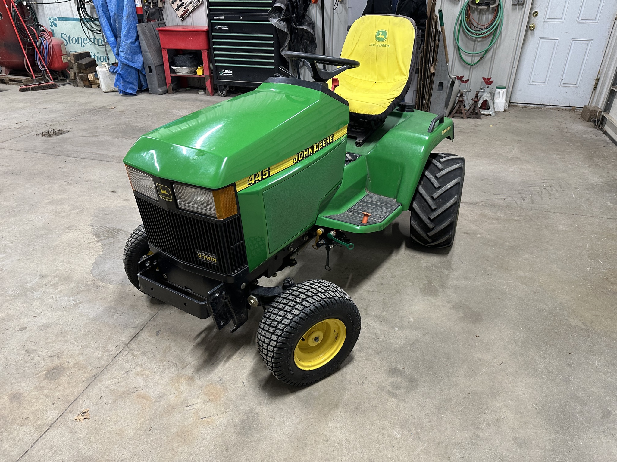 1999 John Deere 445 Image 2