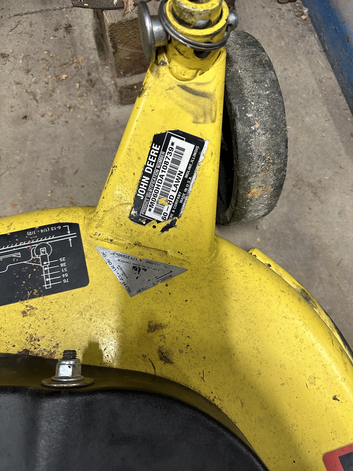 1999 John Deere 445 Image 15