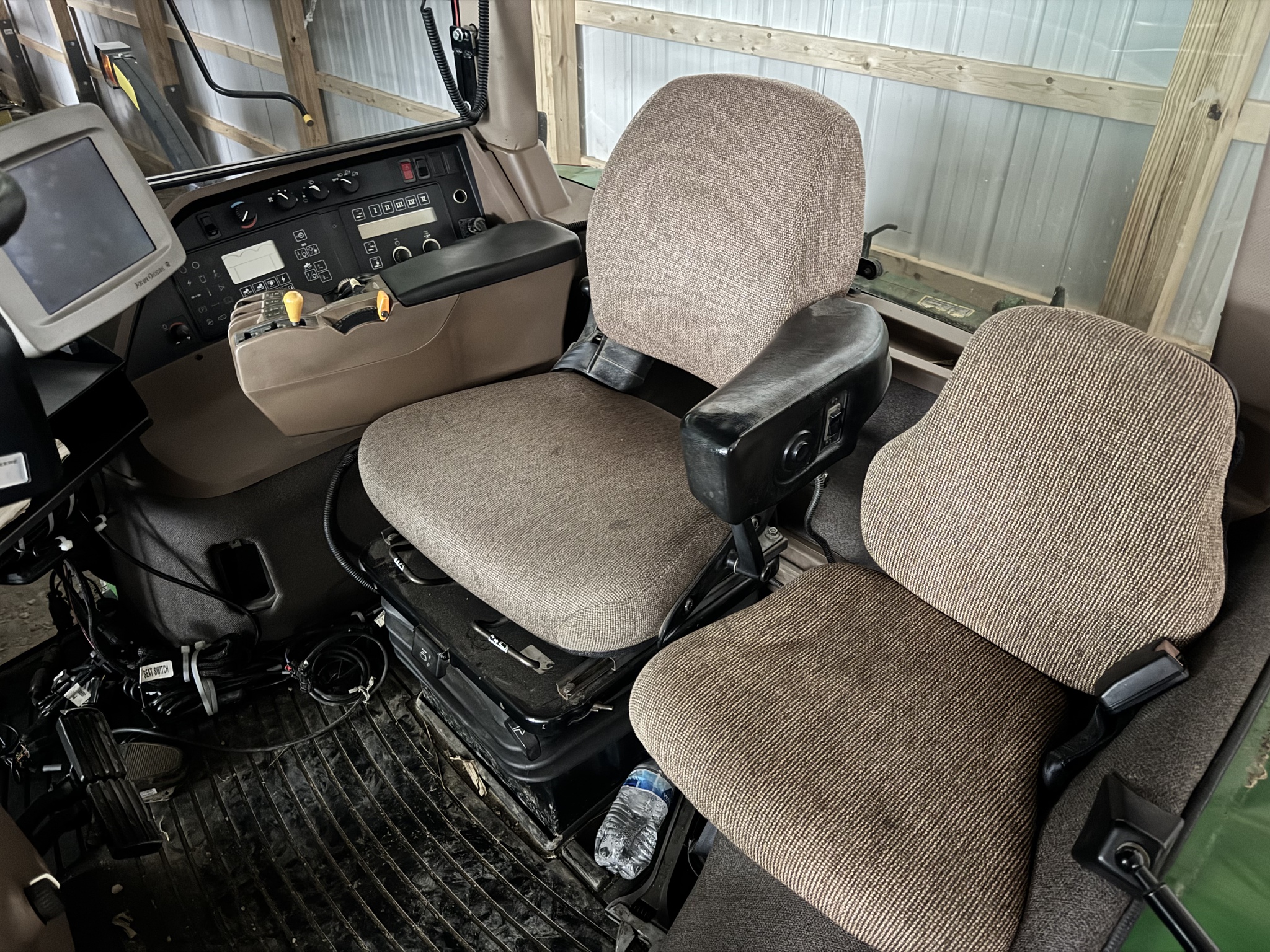 1998 John Deere 8200 Image 17