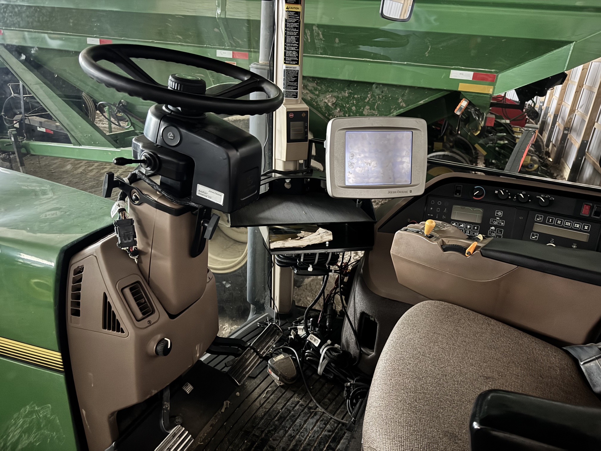 1998 John Deere 8200 Image 10