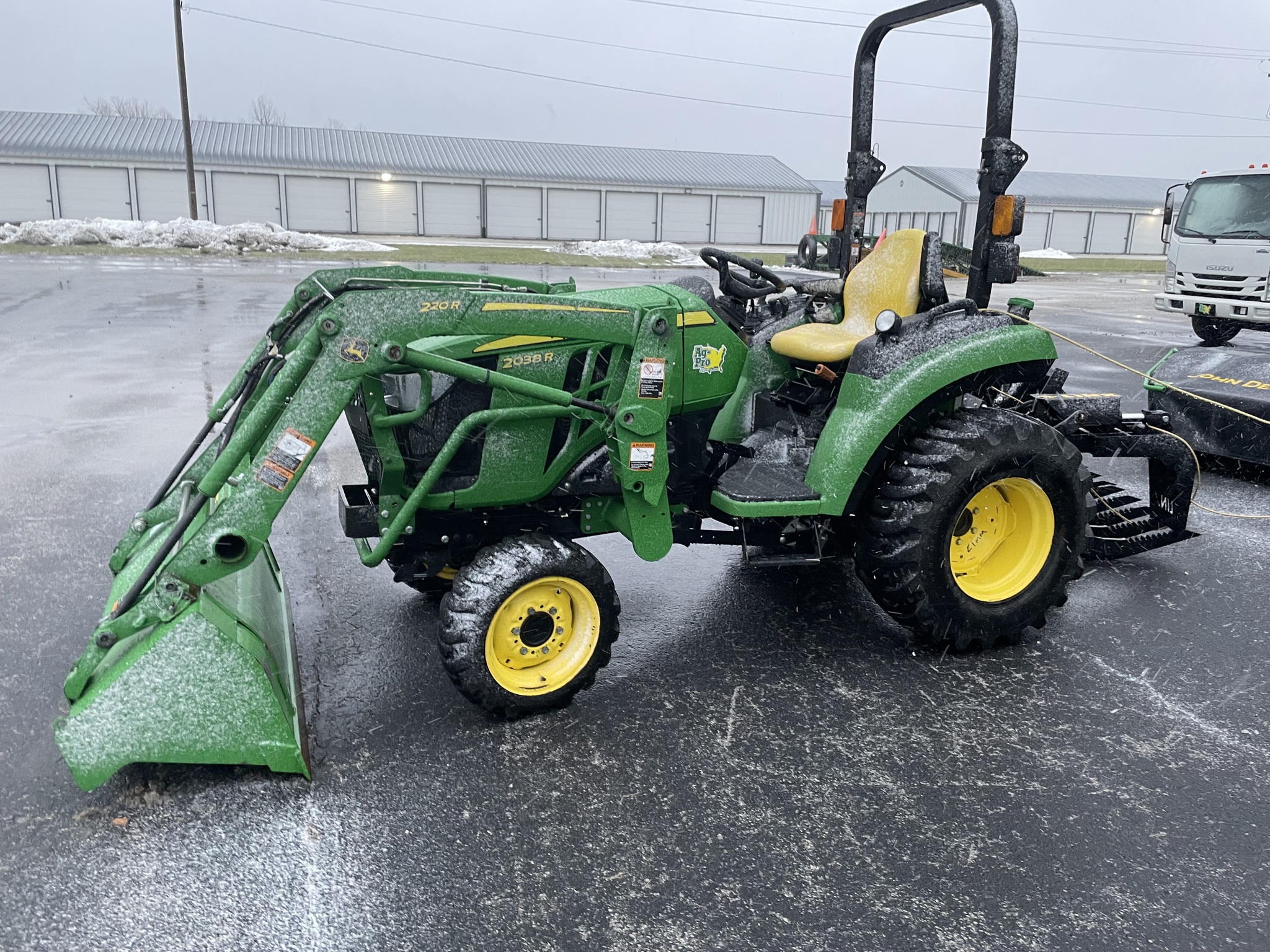 2021 John Deere 2038R Image 1