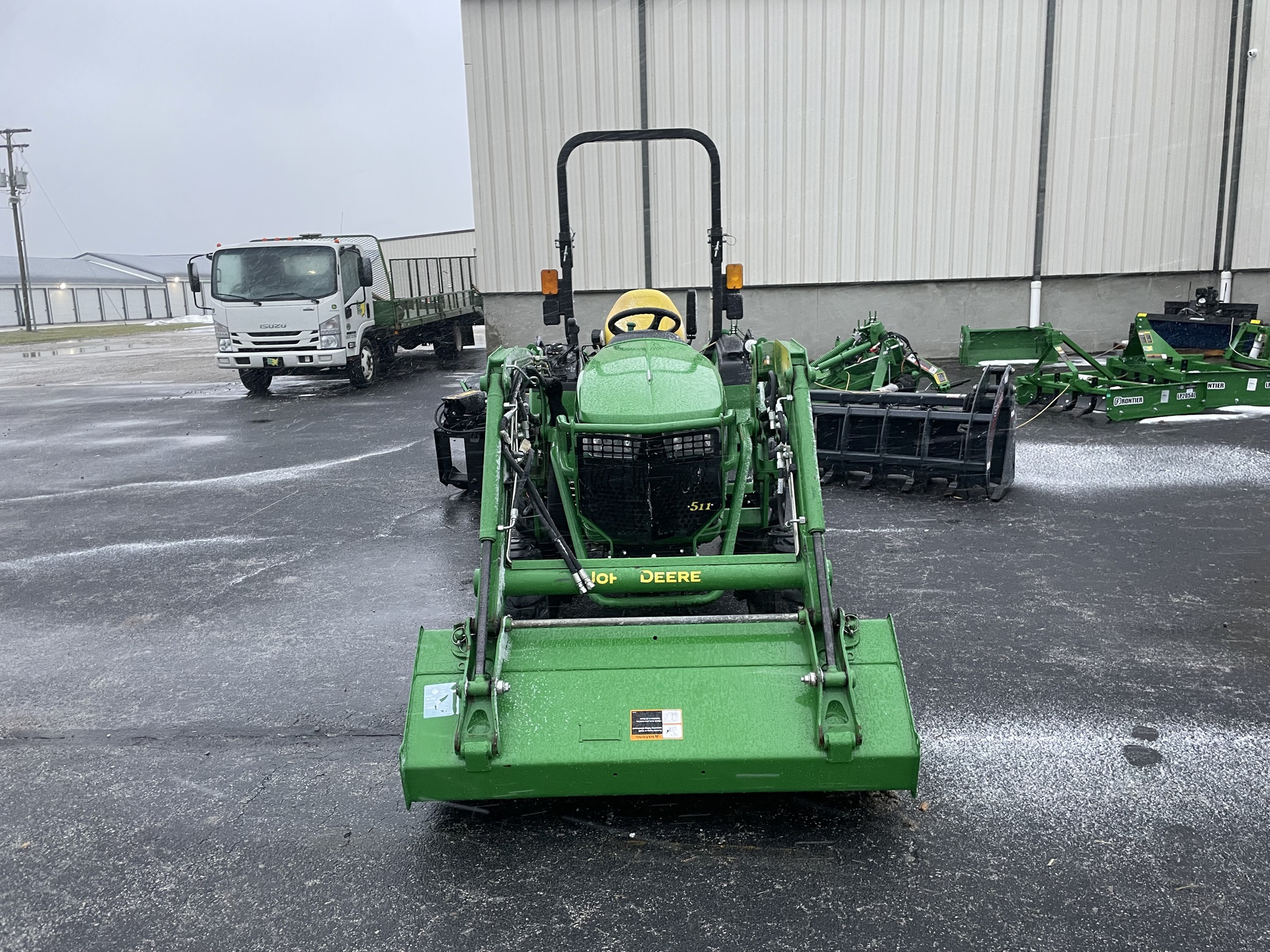 2021 John Deere 2038R Image 3