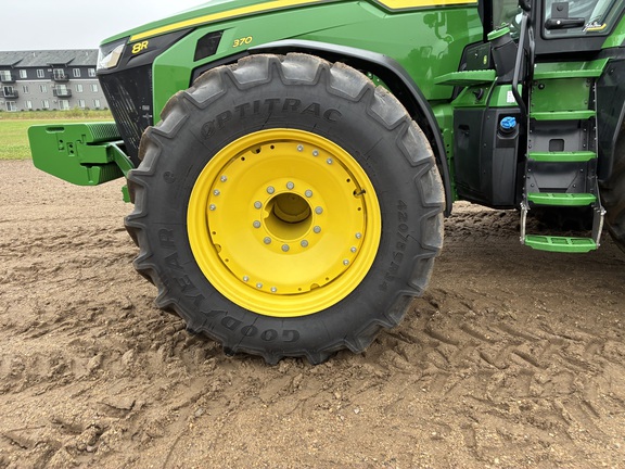 2025 John Deere 8R 370 - Photo9