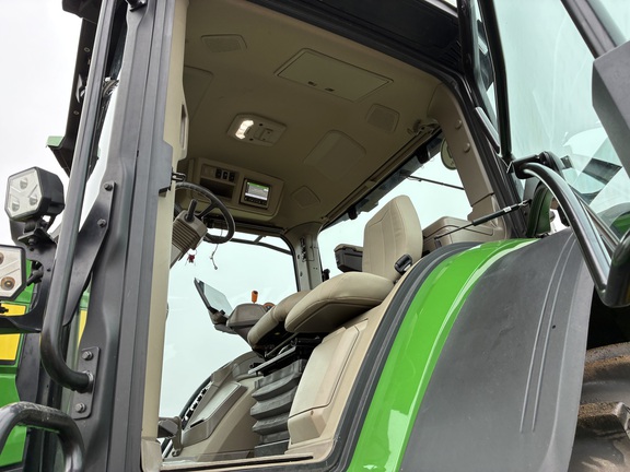 2025 John Deere 8R 370 - Photo37