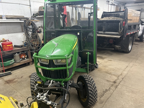 2020 John Deere 2032R - Photo2