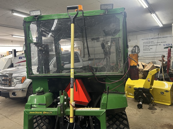 2020 John Deere 2032R - Photo4