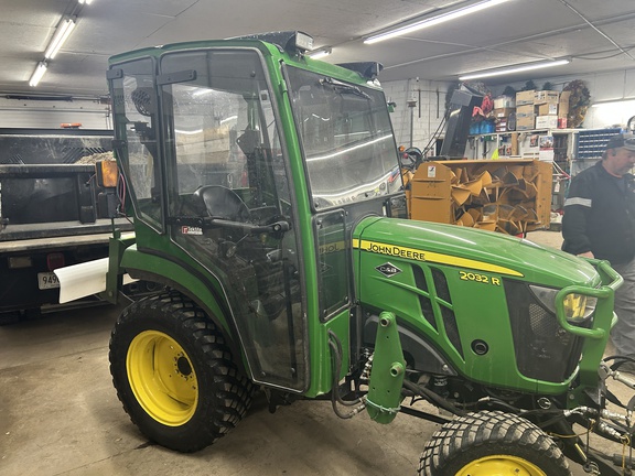 2020 John Deere 2032R - Photo5