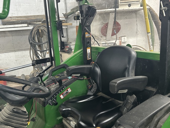 2020 John Deere 2032R - Photo7