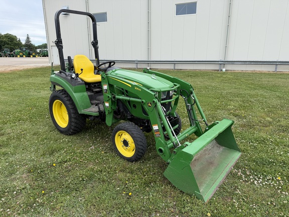  John Deere 2032R