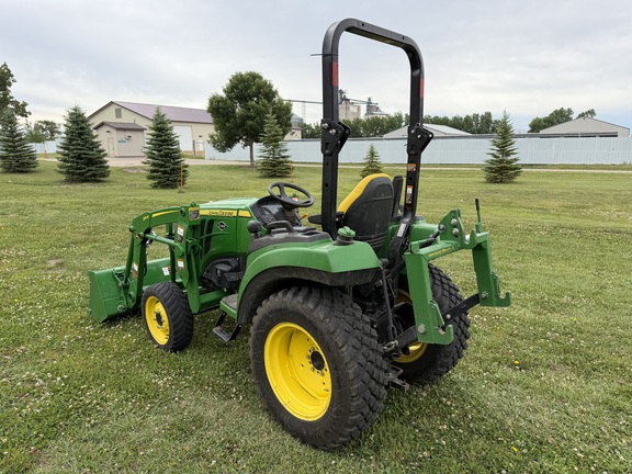 2020 John Deere 2032R - Photo5