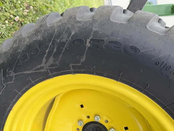 2020 John Deere 2032R - Photo12