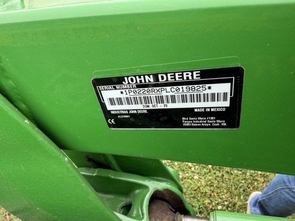 2020 John Deere 2032R - Photo16