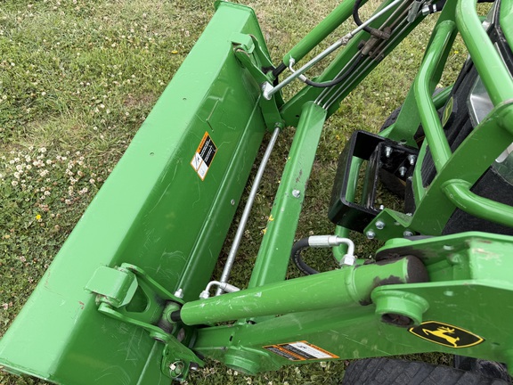 2020 John Deere 2032R - Photo17