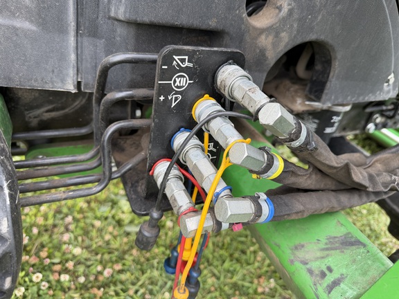 2020 John Deere 2032R - Photo22