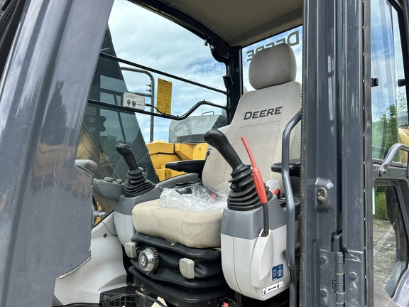2019 John Deere 135G