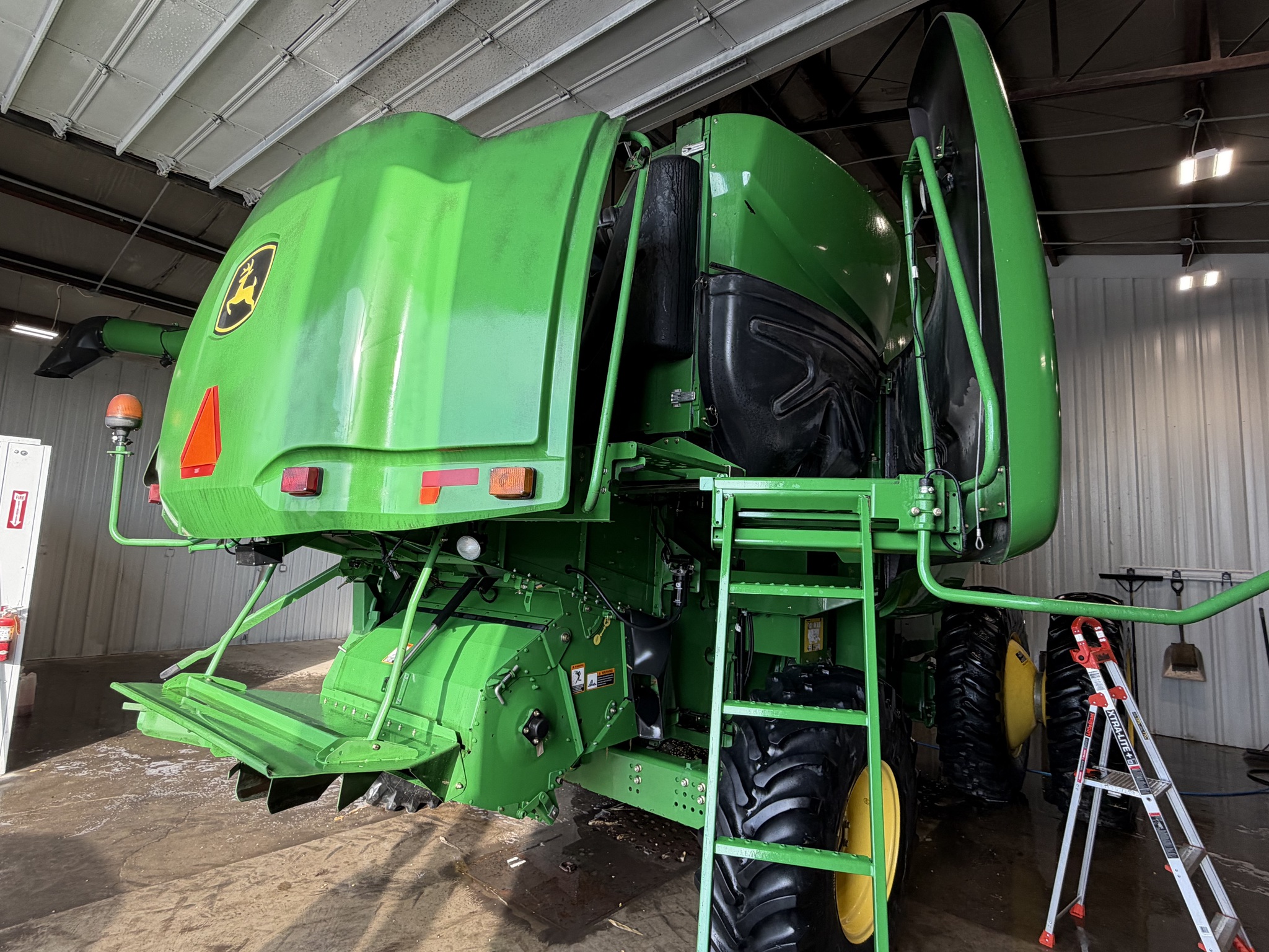 2011 John Deere 9570 STS Image 3