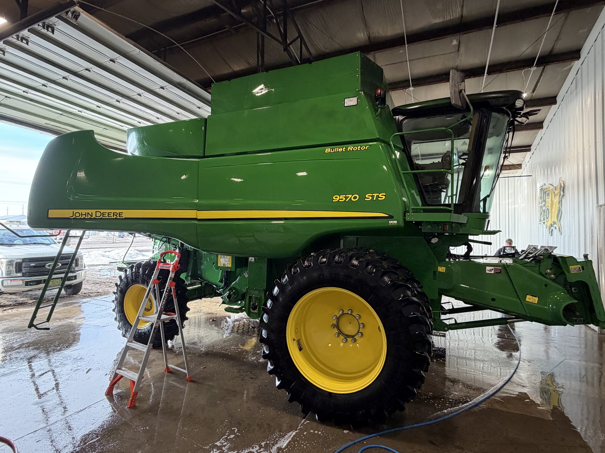 2011 John Deere 9570 STS Image 1