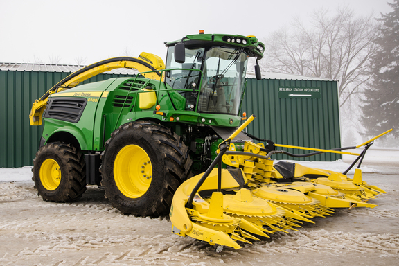 2025 John Deere 8400 thumbnail 3