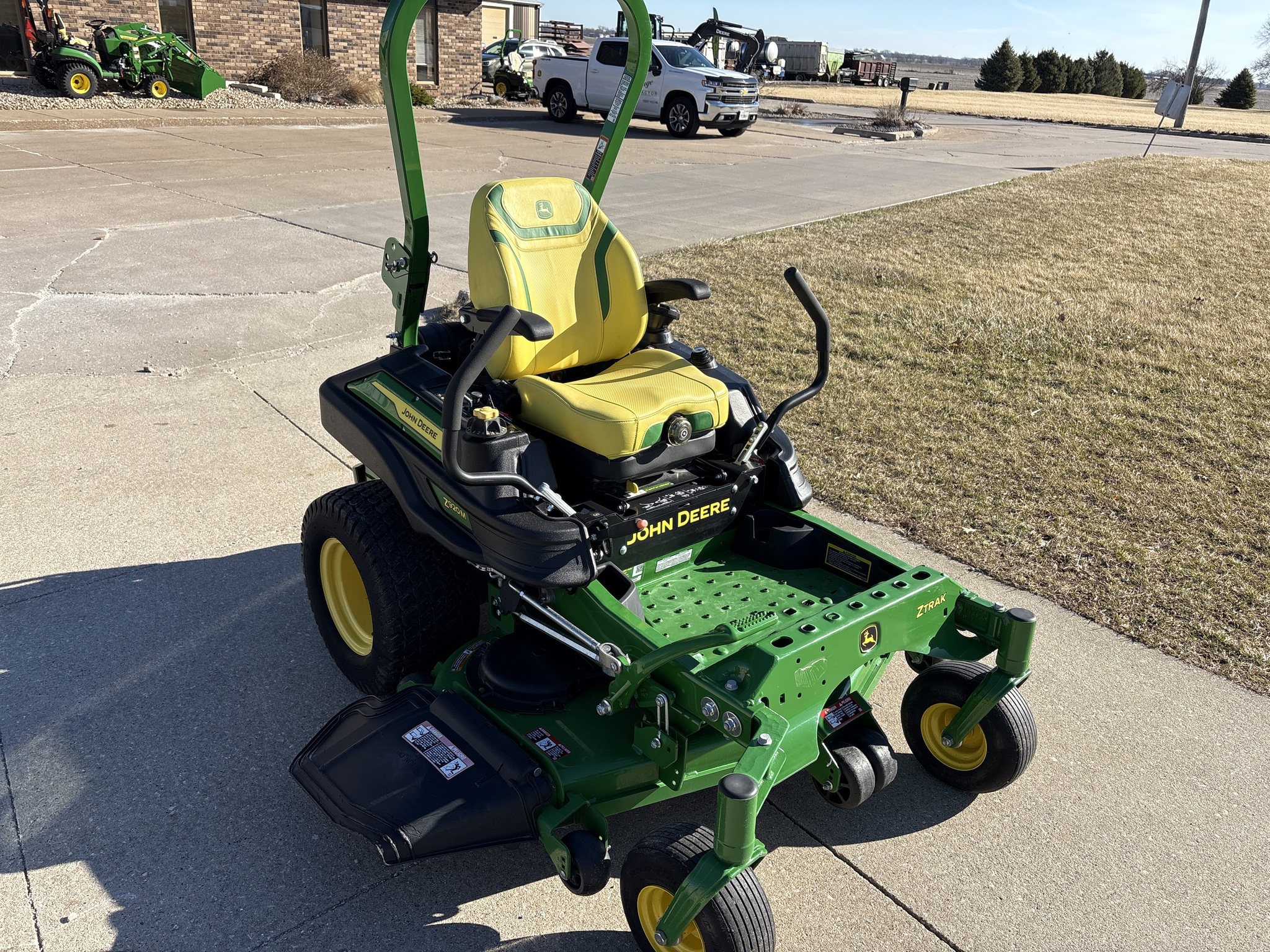  2023 John Deere Z920M at Heritage Tractor in Geneseo, IL