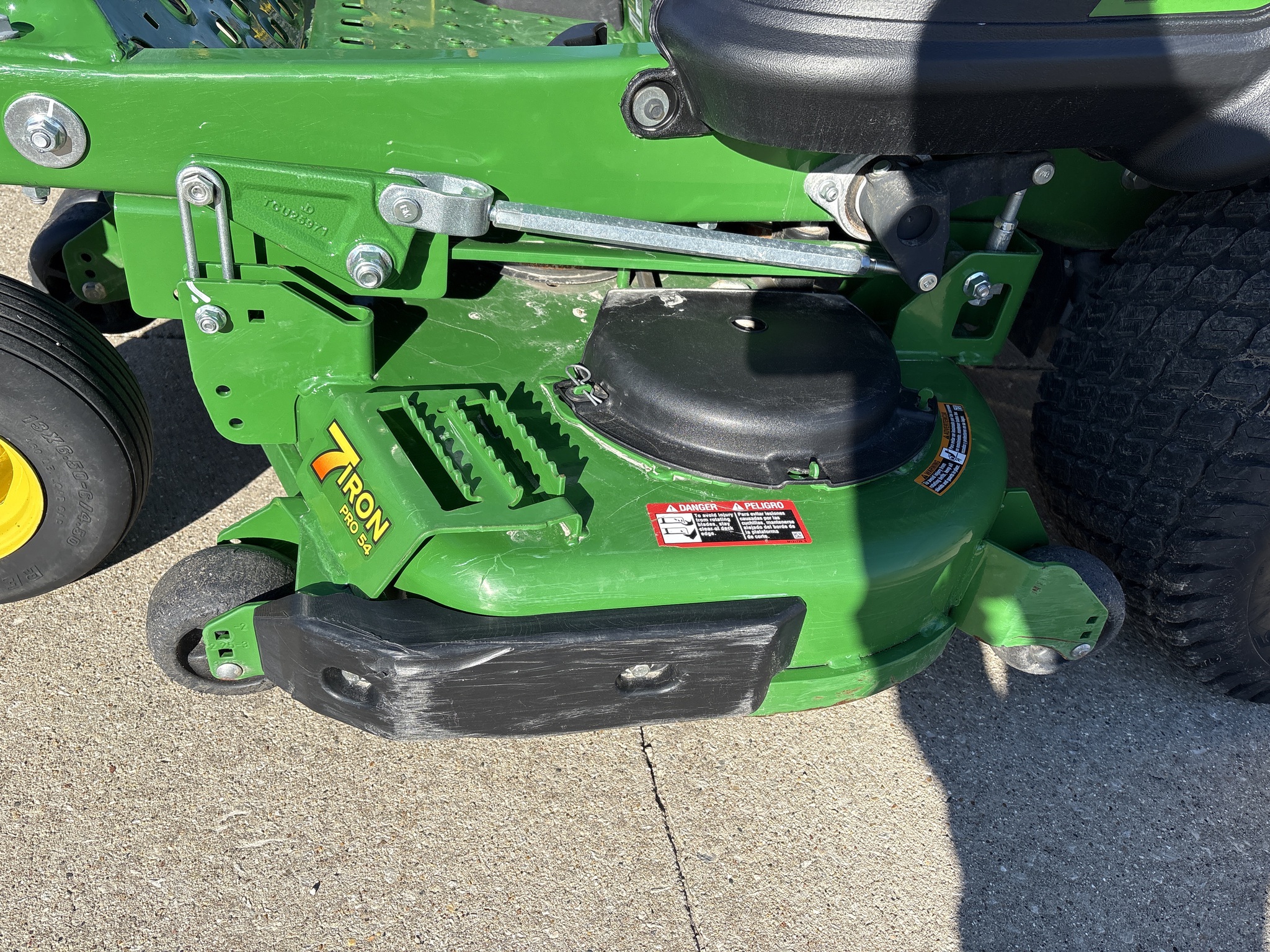  2023 John Deere Z920M at Heritage Tractor in Geneseo, IL